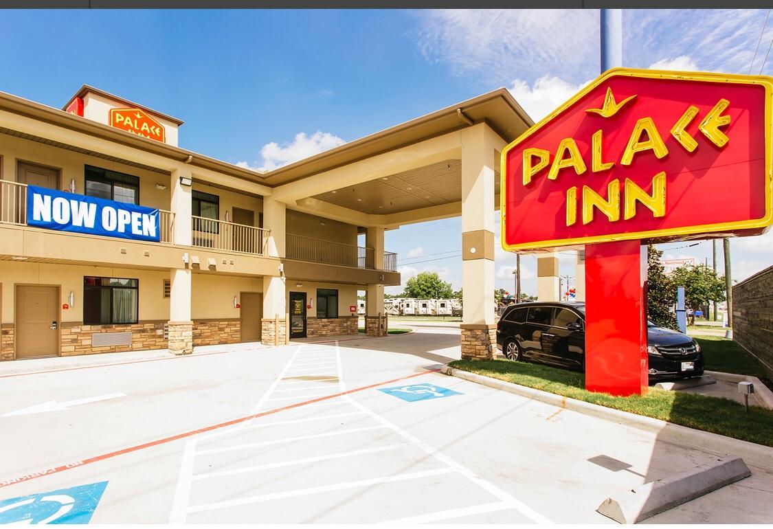 קונרו Palace Inn מראה חיצוני תמונה