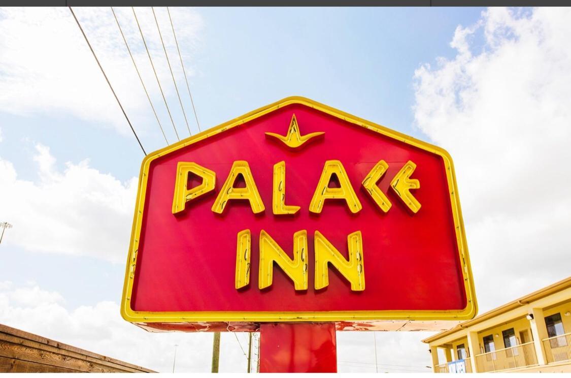 קונרו Palace Inn מראה חיצוני תמונה